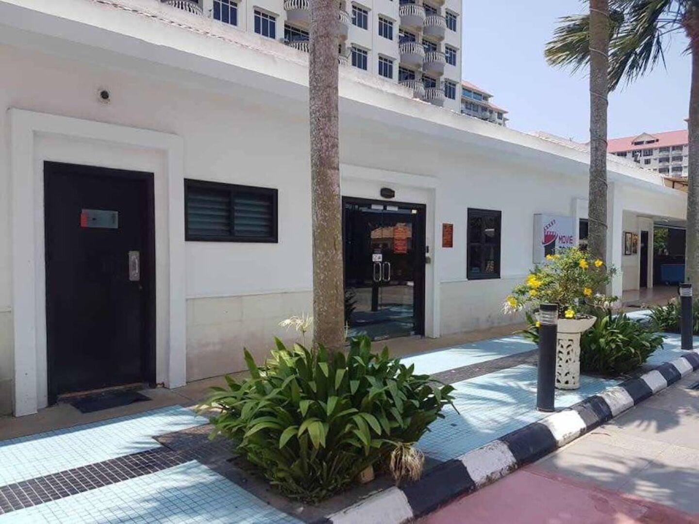 CMK & Private Water Chalet