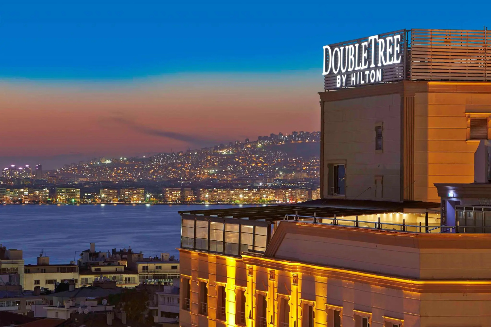 Doubletree By Hilton Hotel Izmir - Alsancak