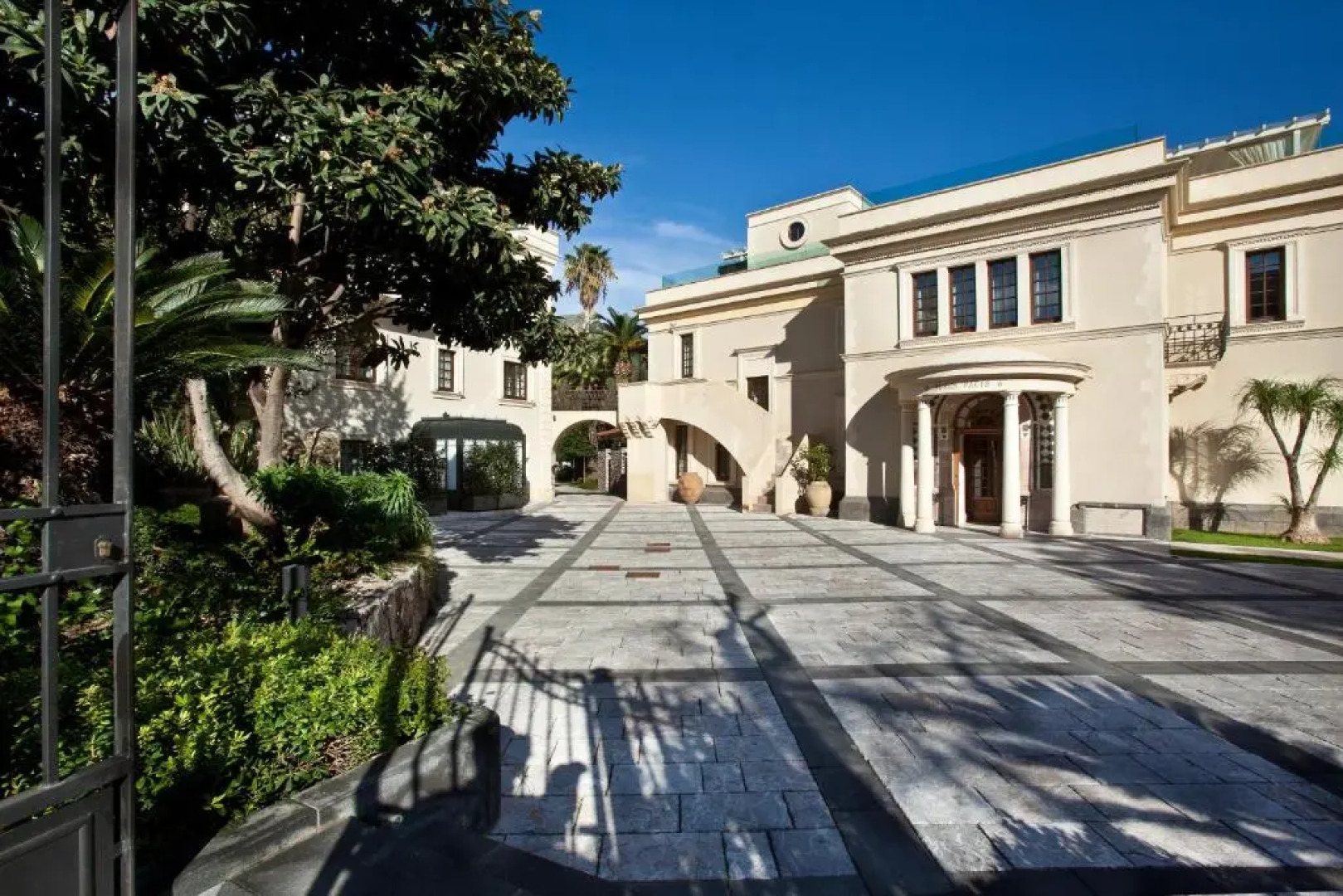 The Ashbee Hotel - The Leading Hotels of the World