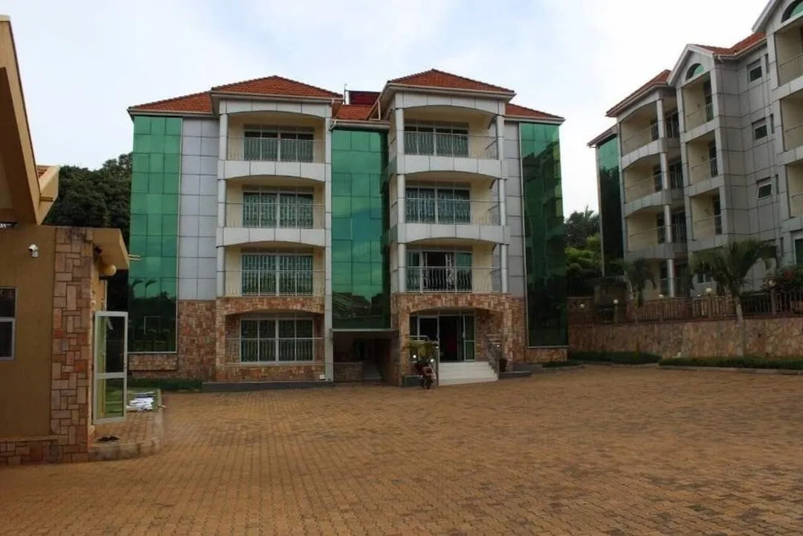 Lake Victoria Masionettes