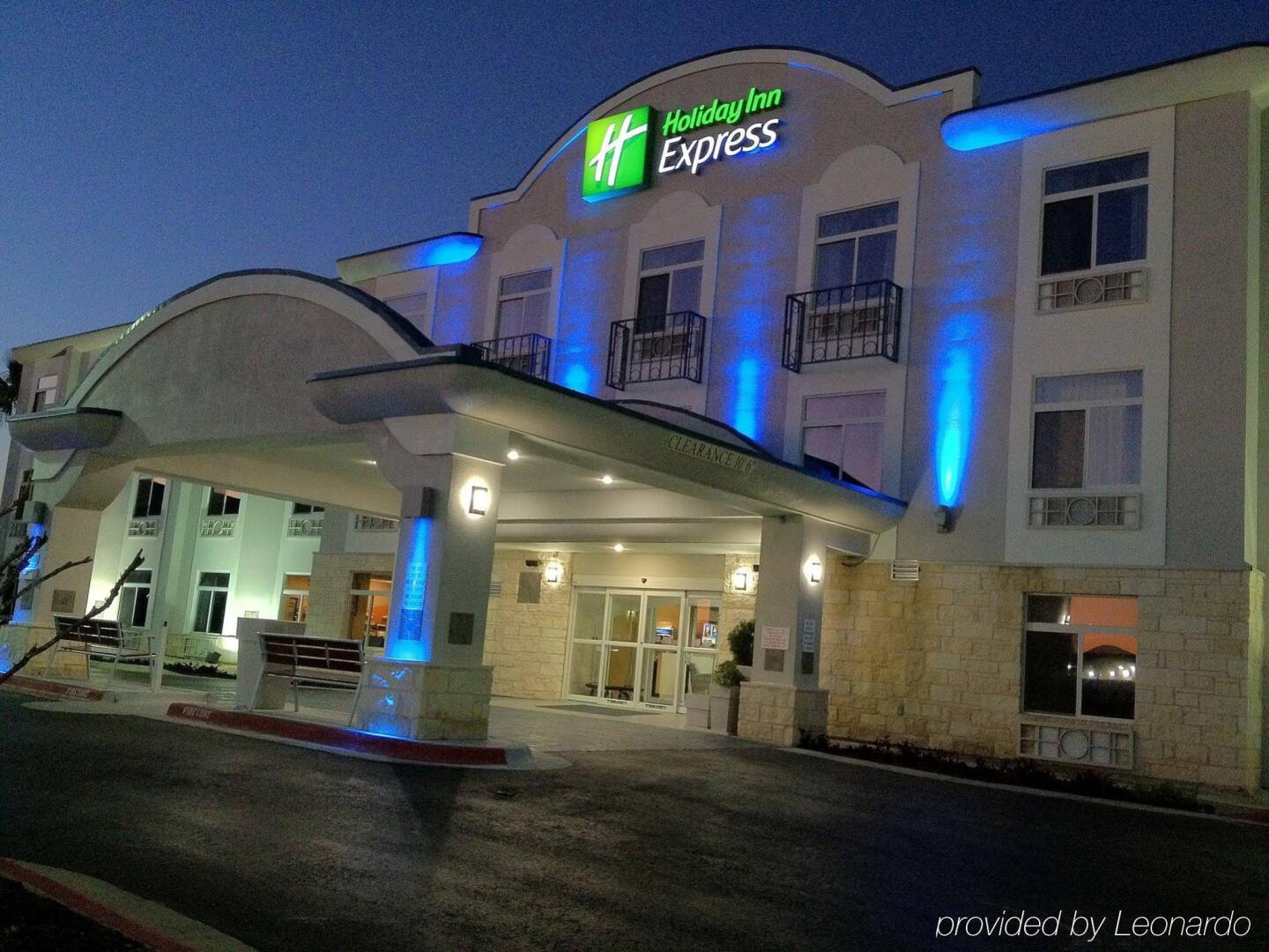 Holiday Inn Express Hotel & Suites Bastrop by IHG