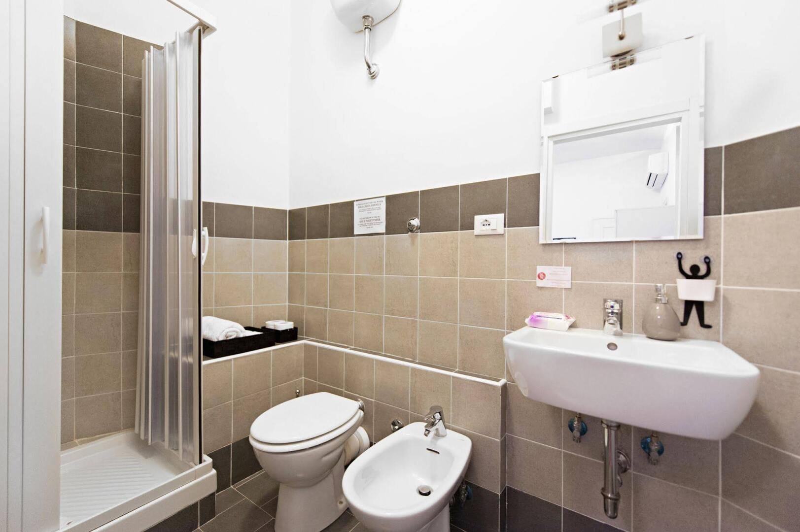 Take It Easy Roma Guest House