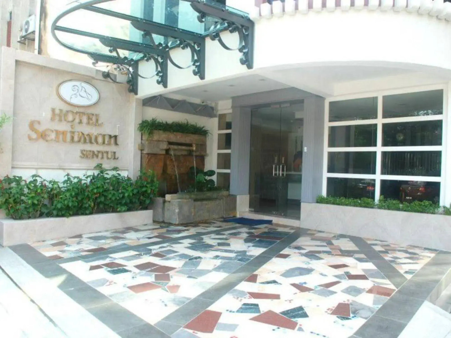 OYO 124 Hotel Seniman Sentul (Sanitized Stay)