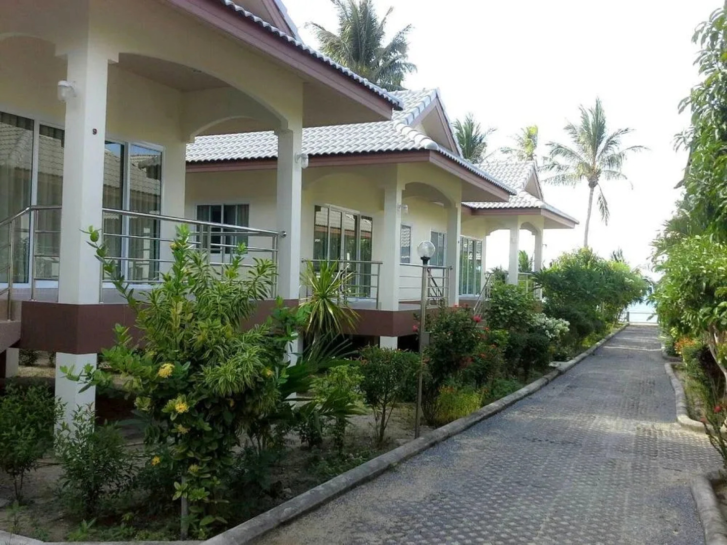 Krisada Beach Resort