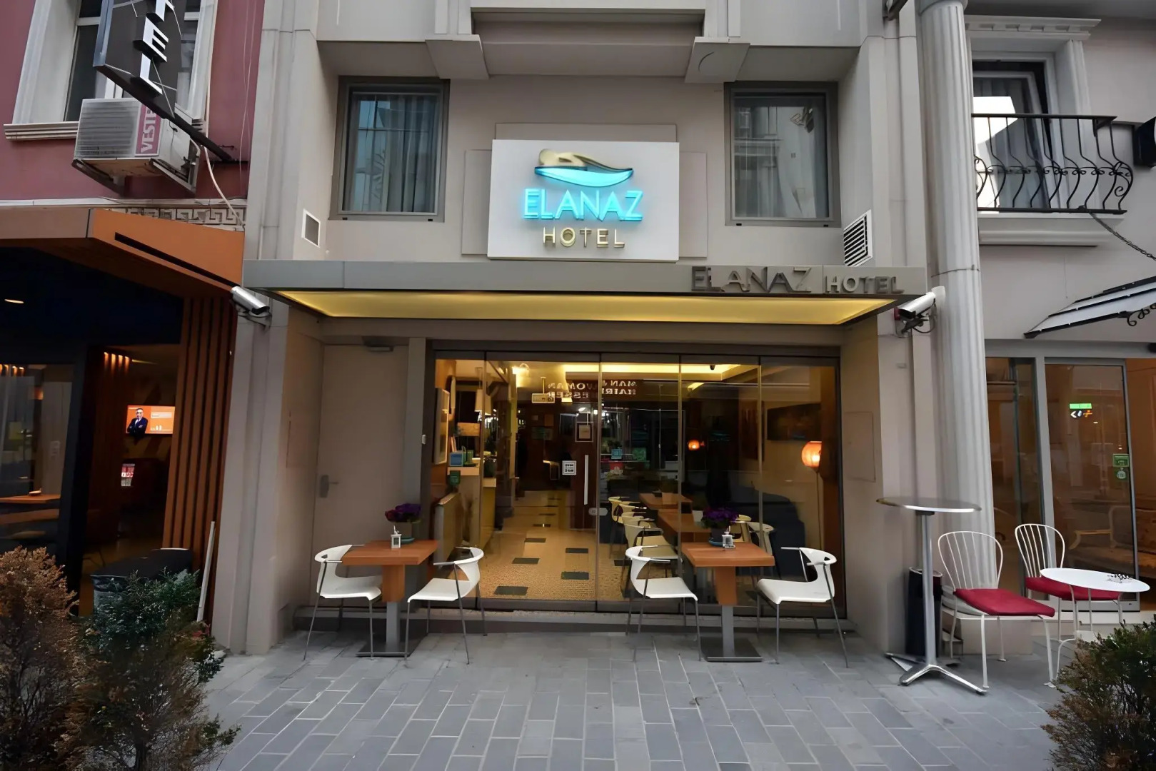 Elanaz Hotel