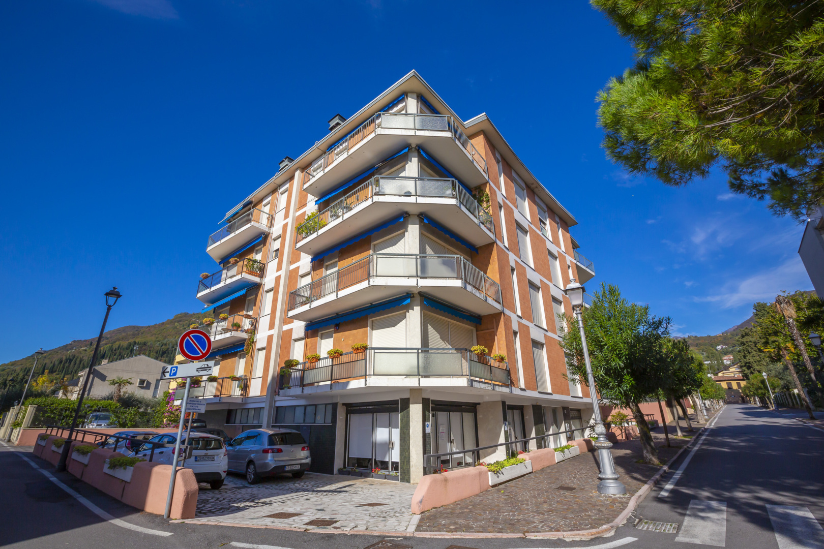 Rossella on the lake with fantastic view