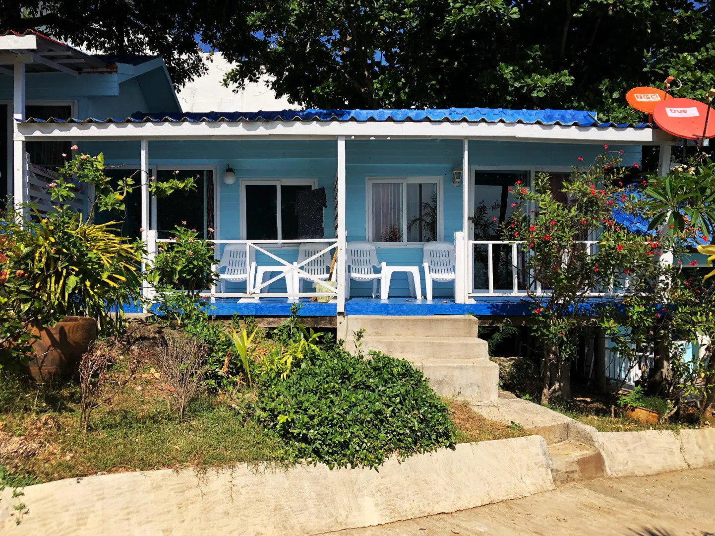 Naiharn On The Rock Resort