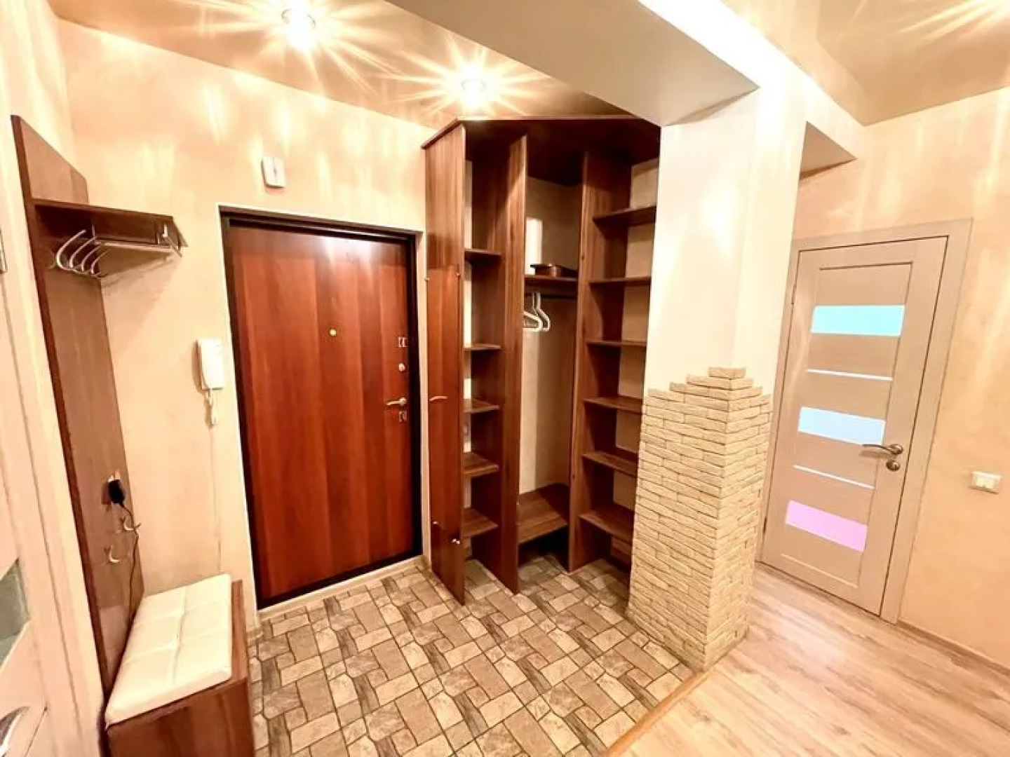 Хоум Отель на ул. Сибиряков-Гвардейцев, д. 28А