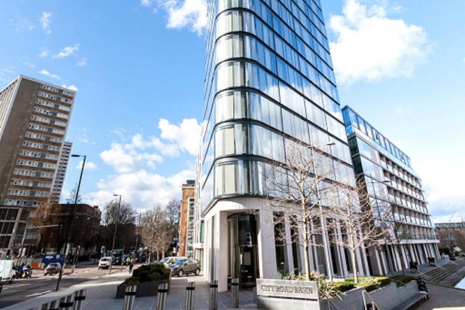 Premium One bedroom apartment City Road Basin