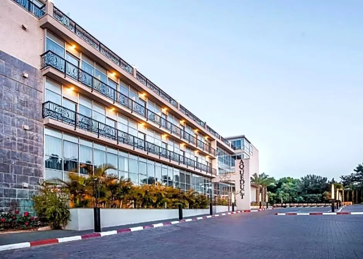Aquaduct Hotel