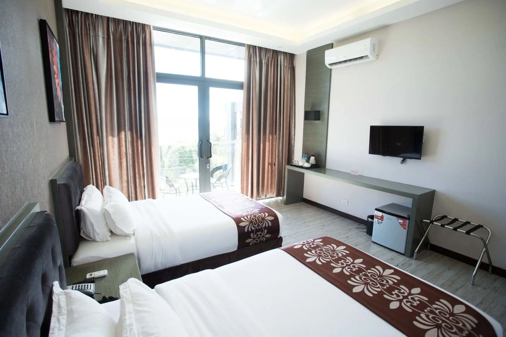 Vienna Hotel (Newly Renovated 2025)