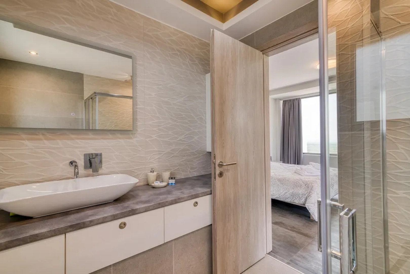 Serenity Suites Sea View 4