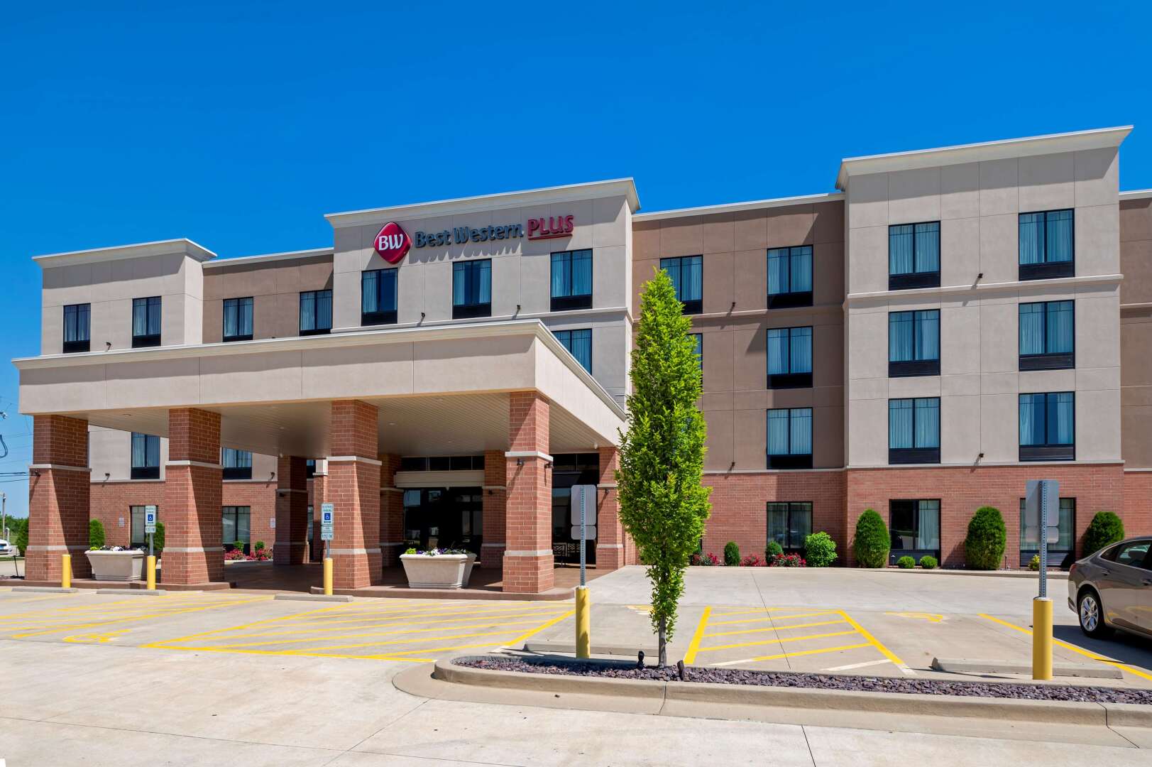 Best Western Plus Centralia Hotel & Suites