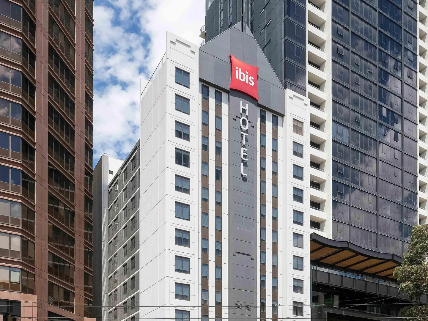 ibis Melbourne Hotel and Apartments