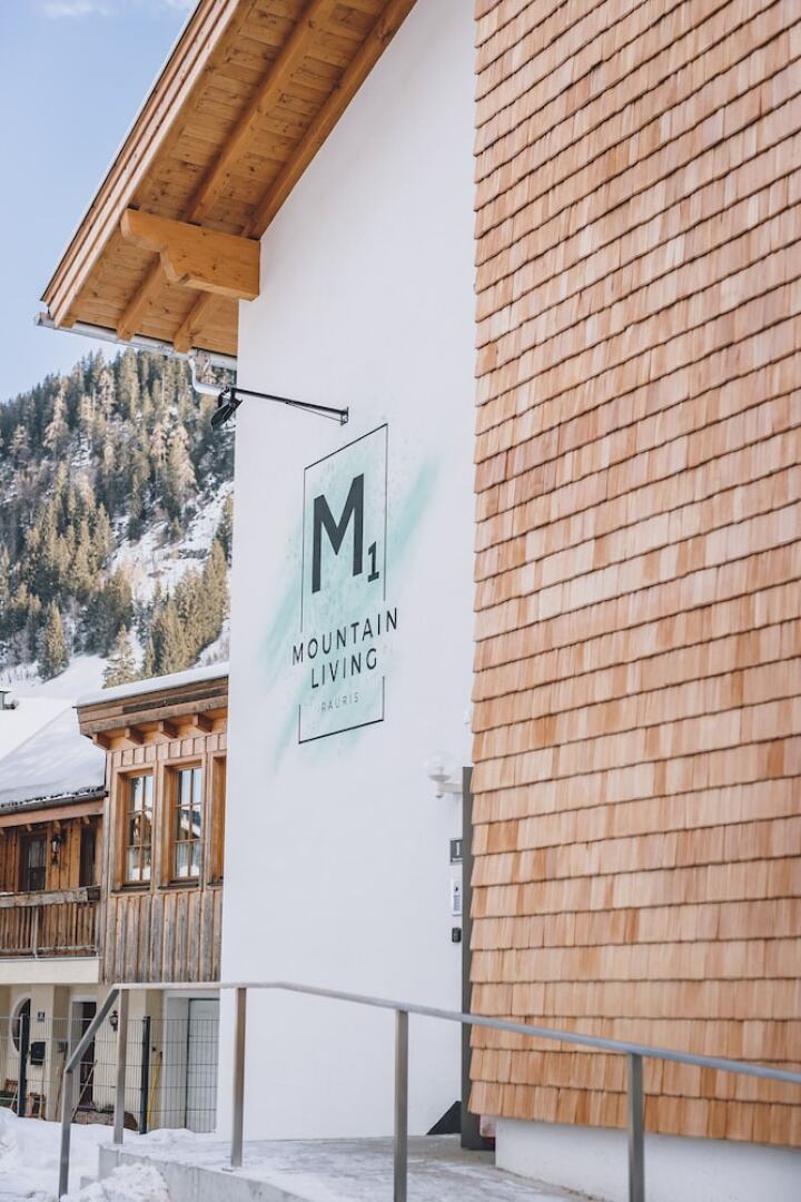 M1 - Mountain Living