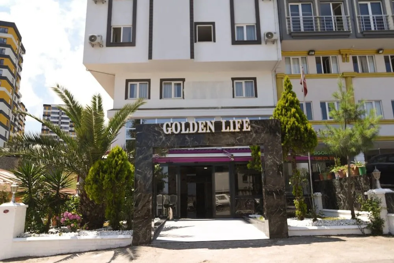 Golden Life Suite