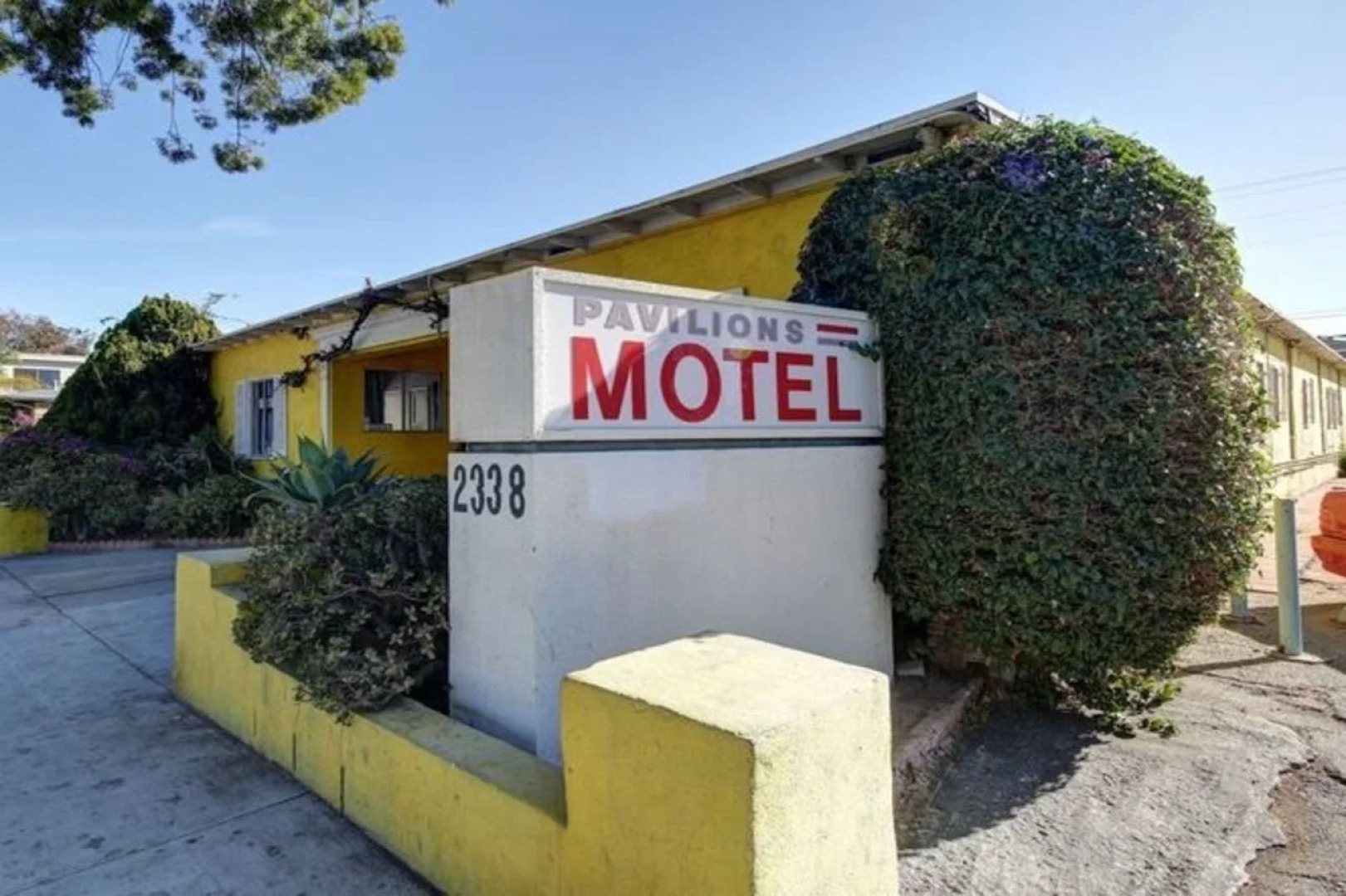 Pavilions Motel