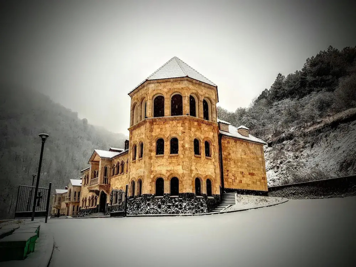 Отель Vanatun Monastery Stay