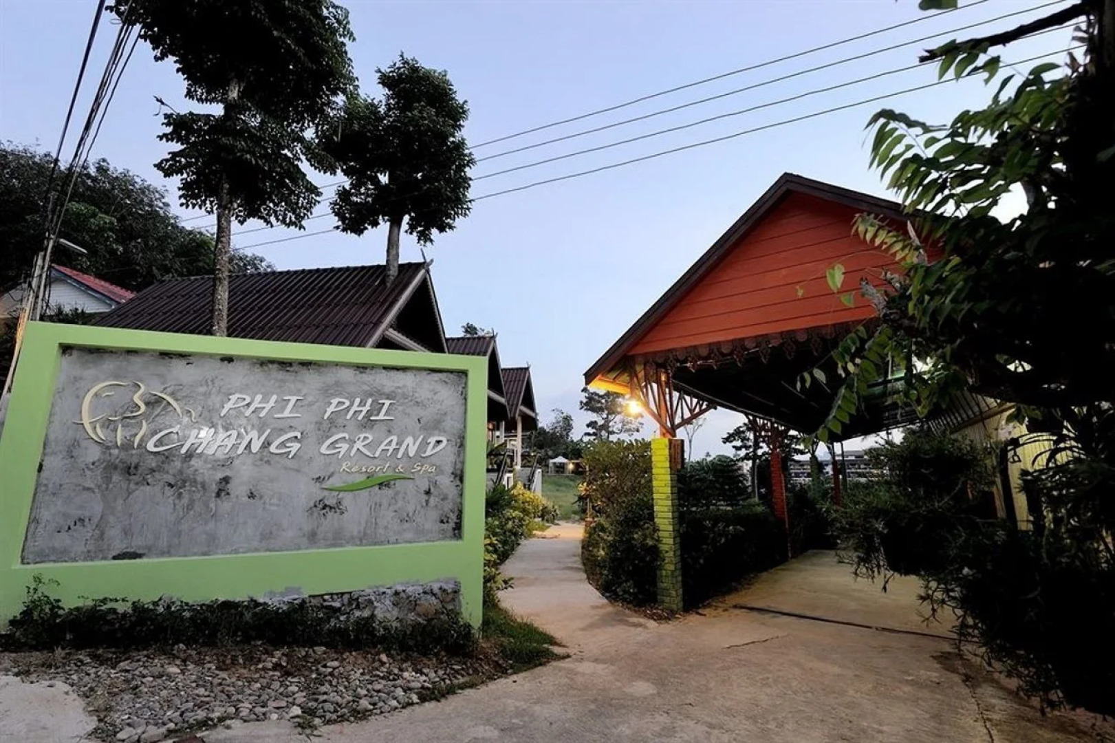 Phi Phi Chang Grand Resort & Spa