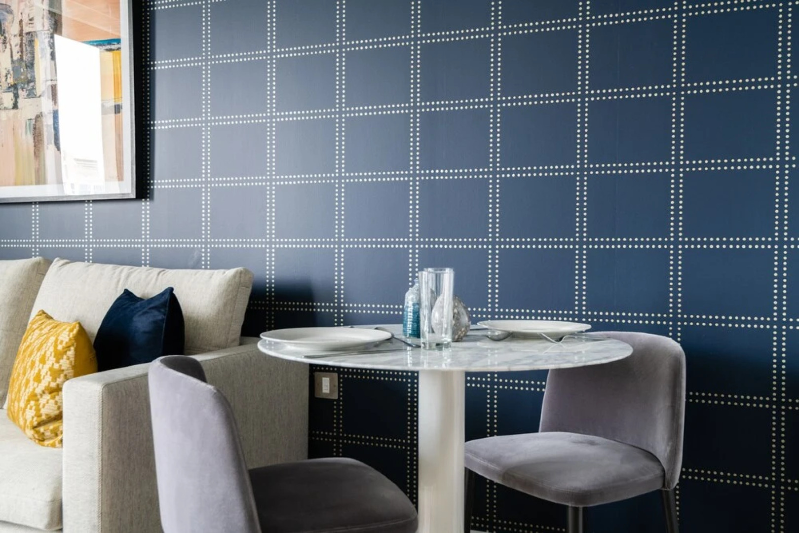 Stylish Studio Apartment With River Views in Londons Bustling Docklands