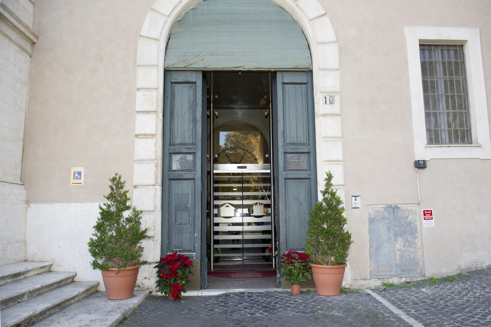 Отель Domus Sessoriana