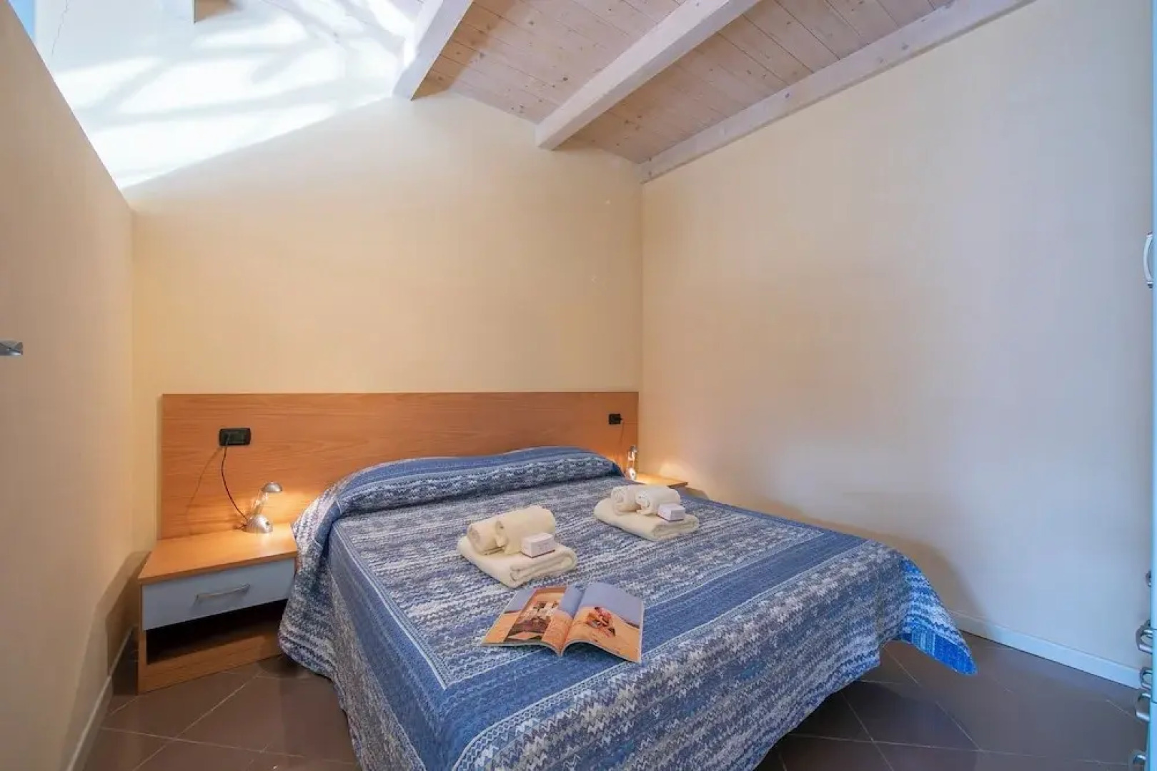 Blue Apartment Desenzano With Wifi