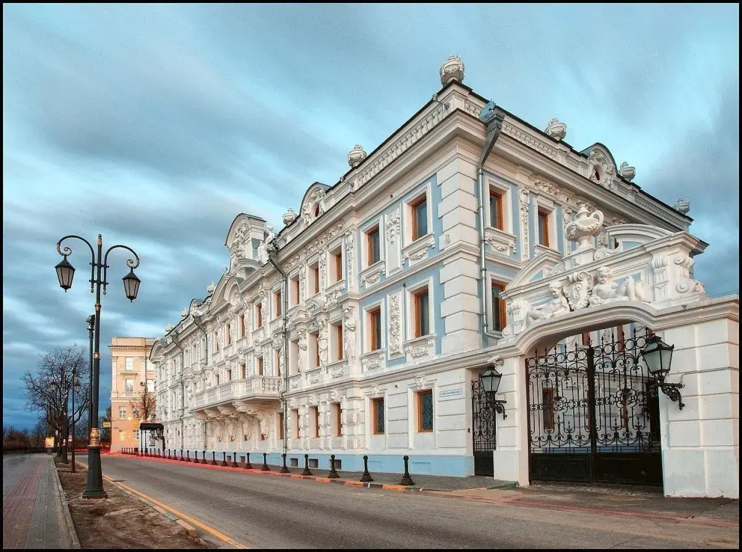 Apart Aprel (Апарт Апрель) на улице Минина 27/4