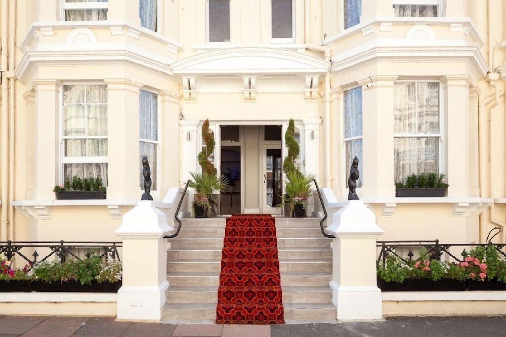 Pearl & Pebbles Eastbourne