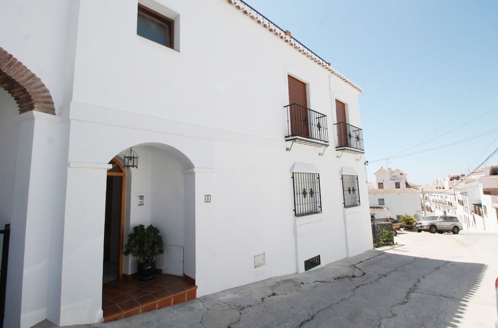 1061 Studio de la Torre