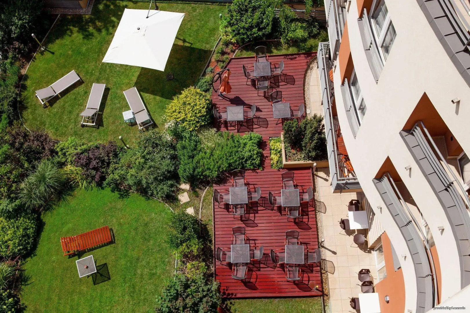 Escala Hotel & Suites