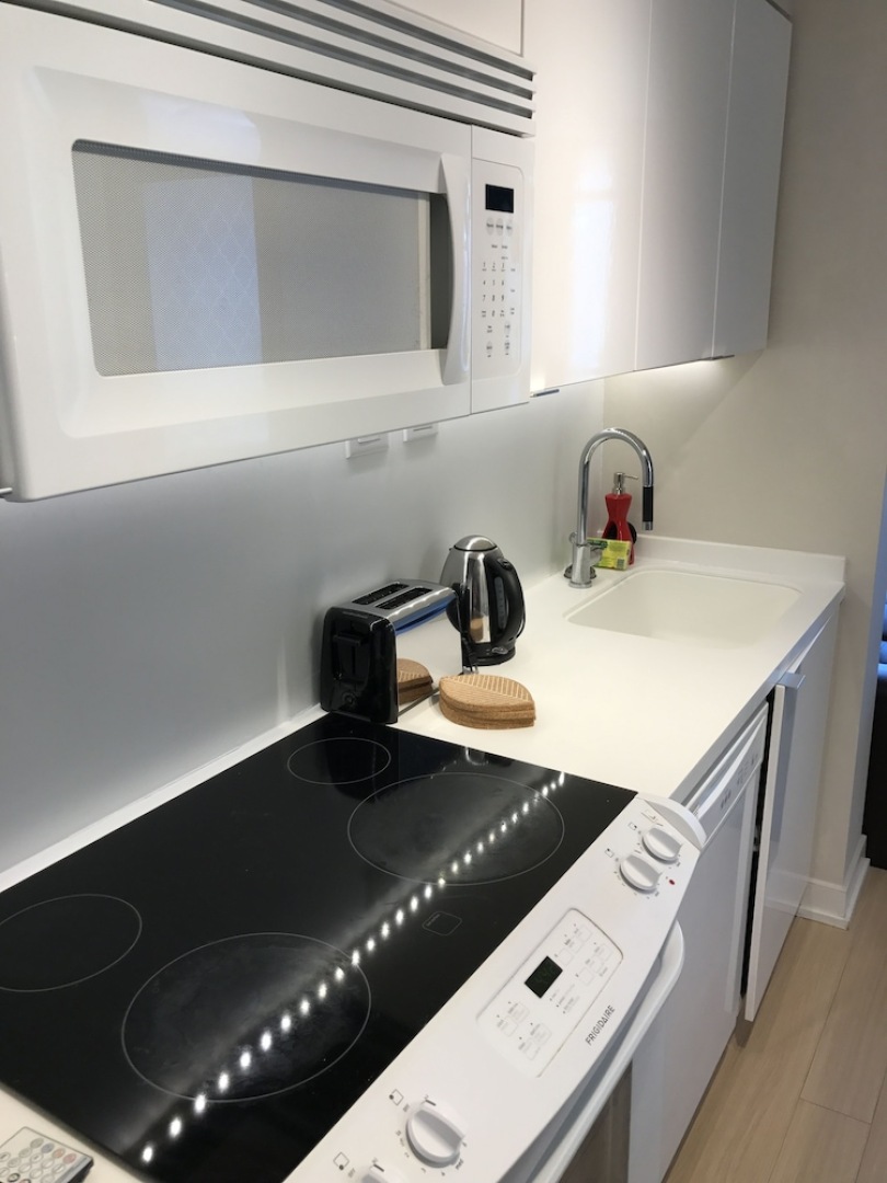 Luxury 2BR Suites in the heart of Downtown Toronto