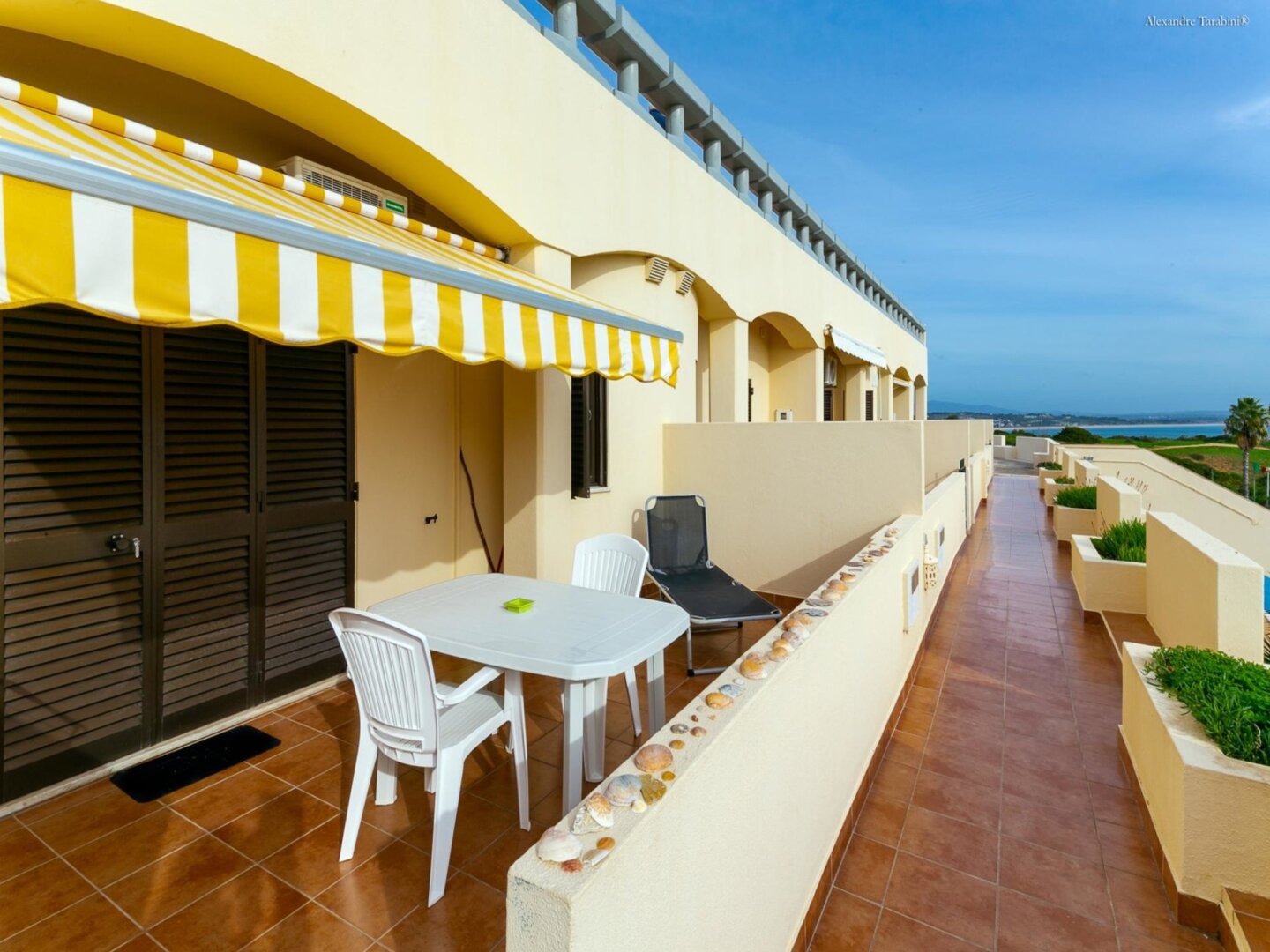 A15- Cliffside Beach Apartment by Dreamalgarve