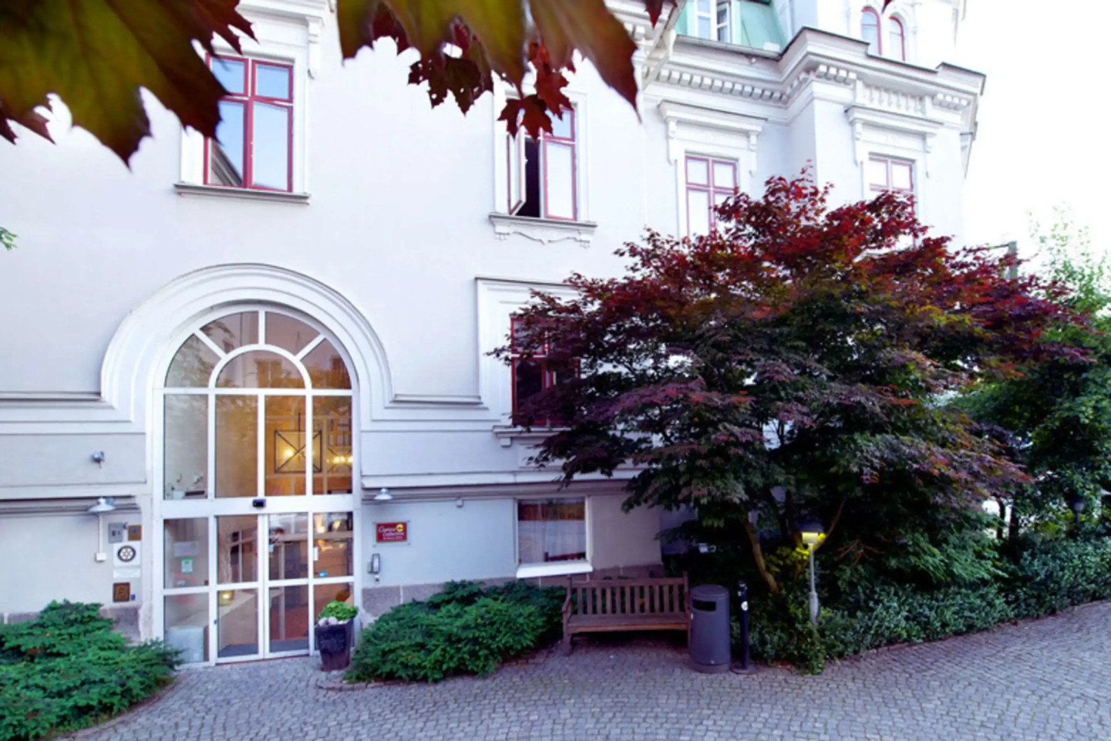 Home Hotel Victoria – Dinner included