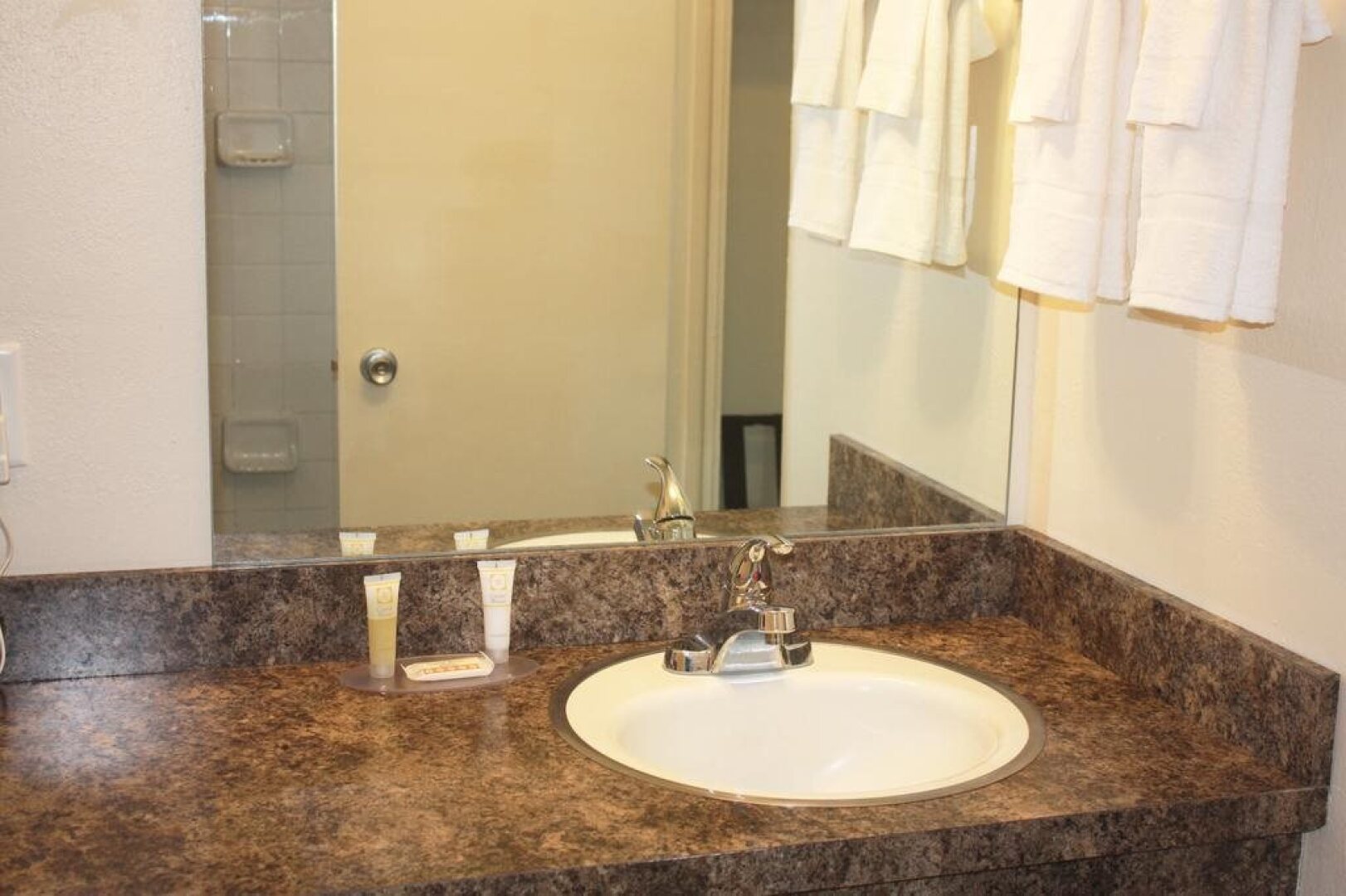 Main Street Lodge and Suites