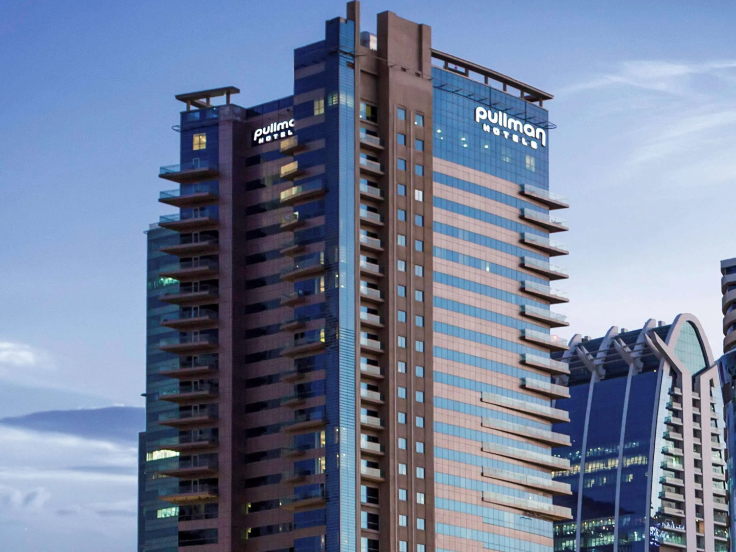 Pullman Dubai Jumeirah Lakes Towers - Hotel & Residence
