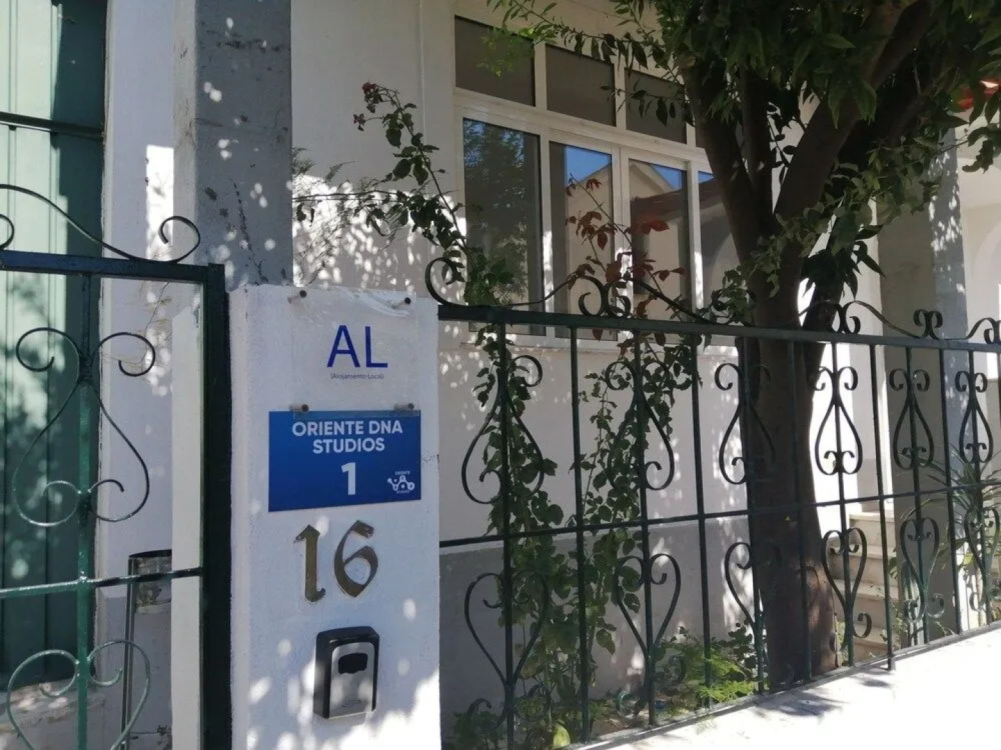 Oriente DNA Studios & Rooms