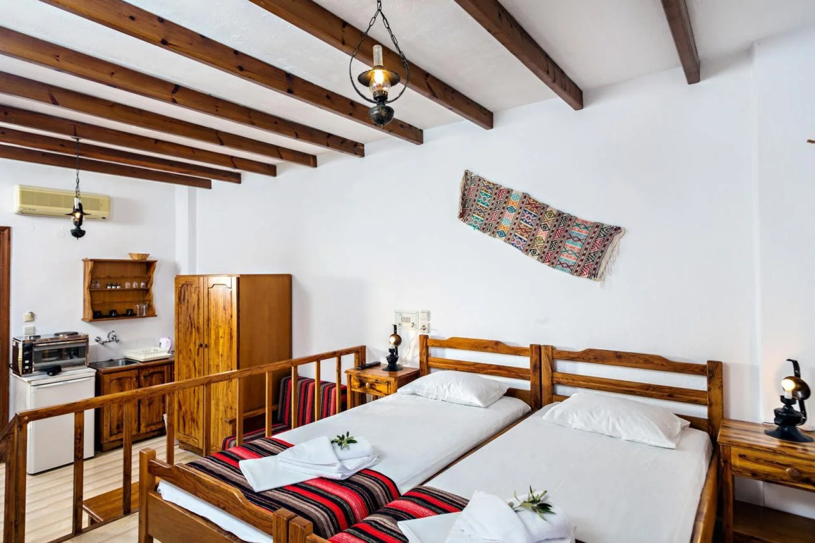 Matzi Studios & Apartments