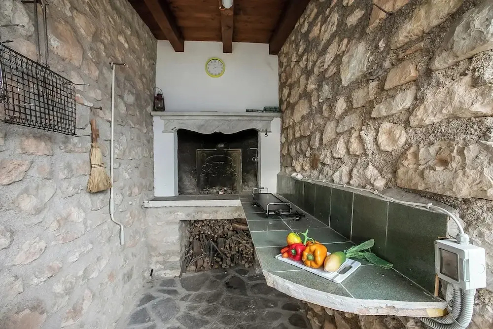 Blu Lavanda Lakeview Terrace + Garden