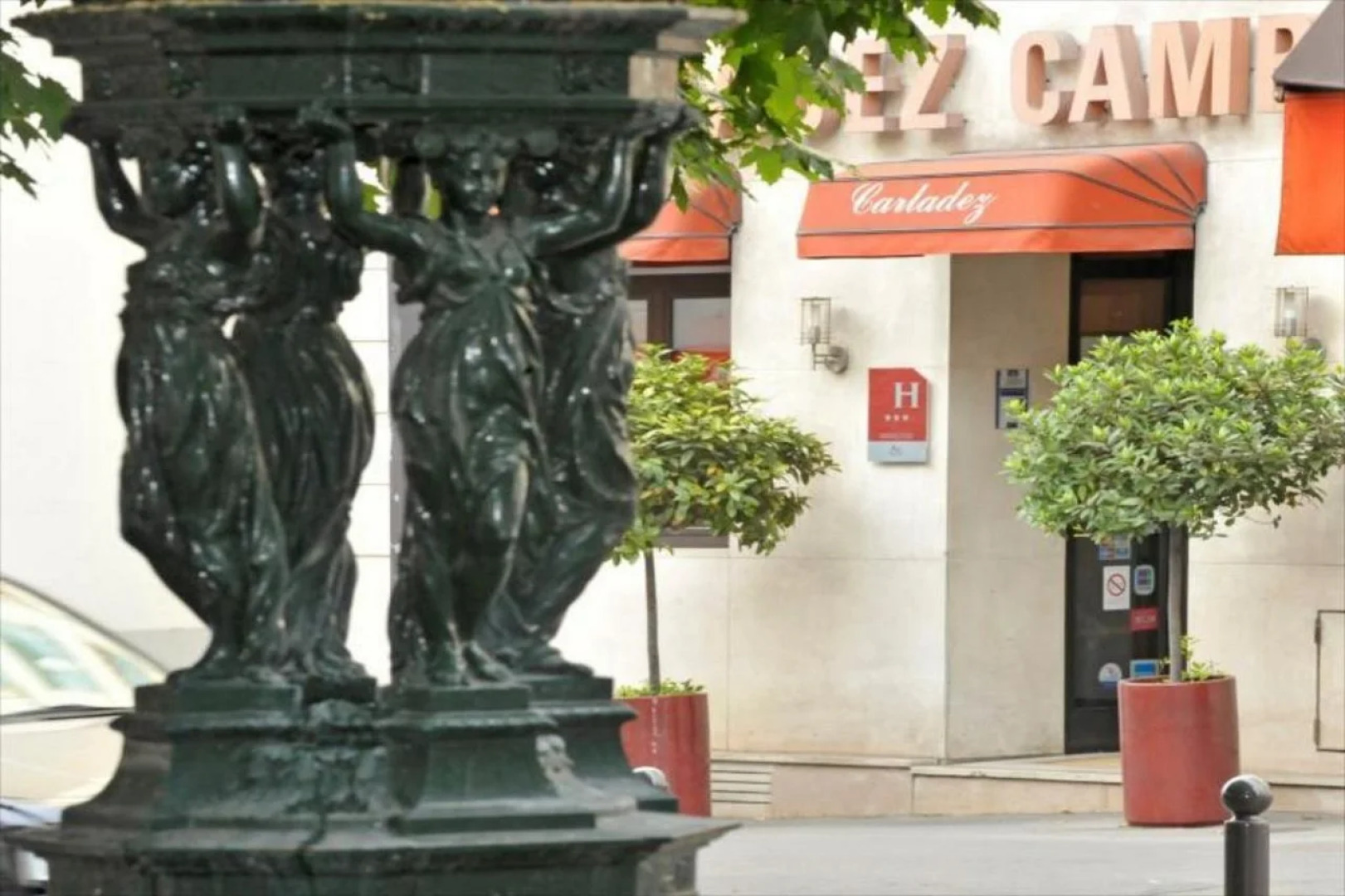 Hotel Carladez Cambronne