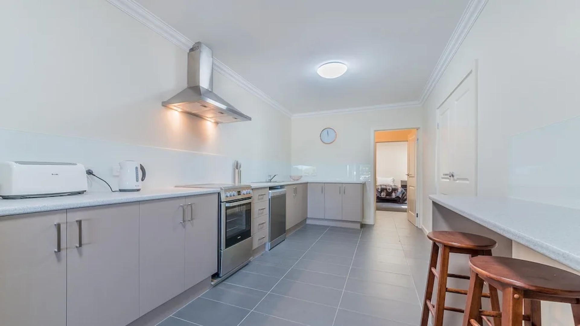 Thompson Avenue Apartments No.2