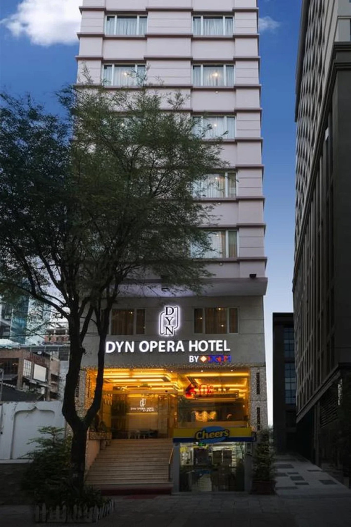 Dyn Opera Hotel