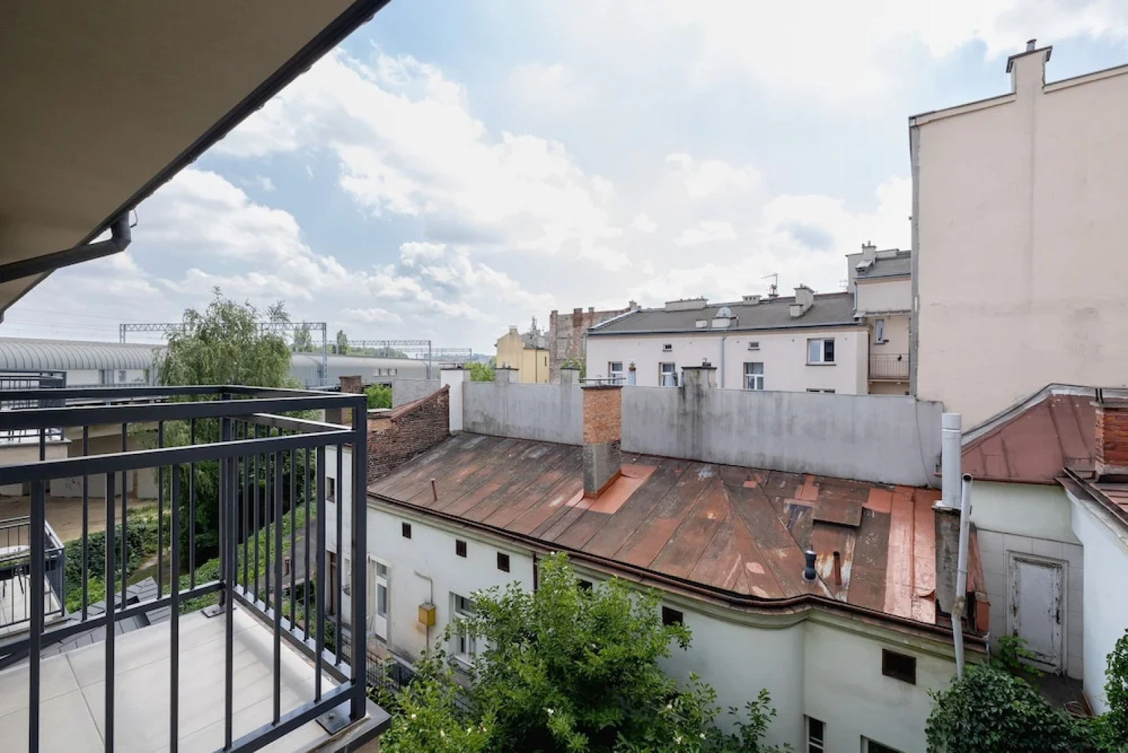 Dietla Apartment With A/C by Renters