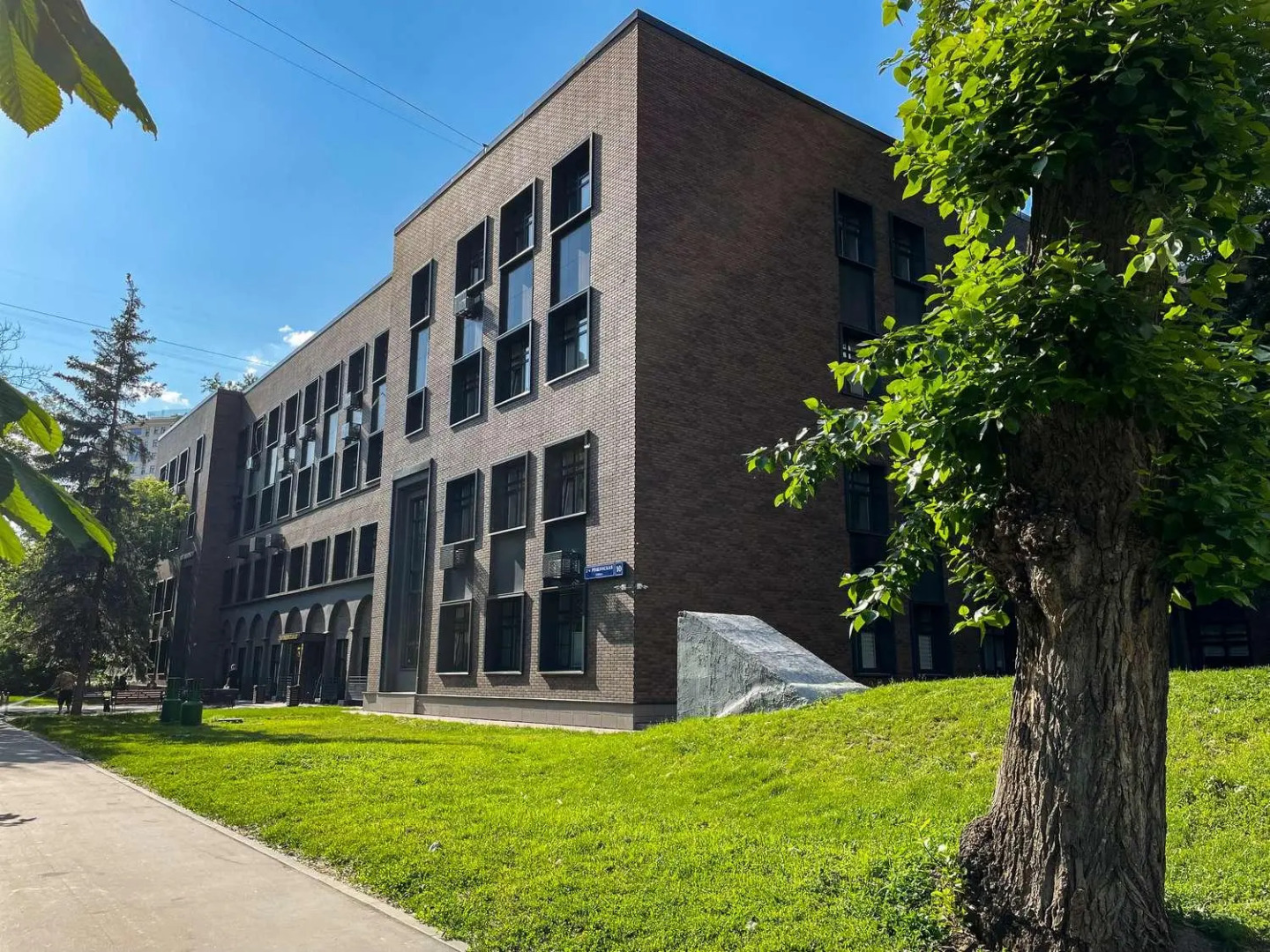 Апартаменты на улице 2-я Рощинская 10