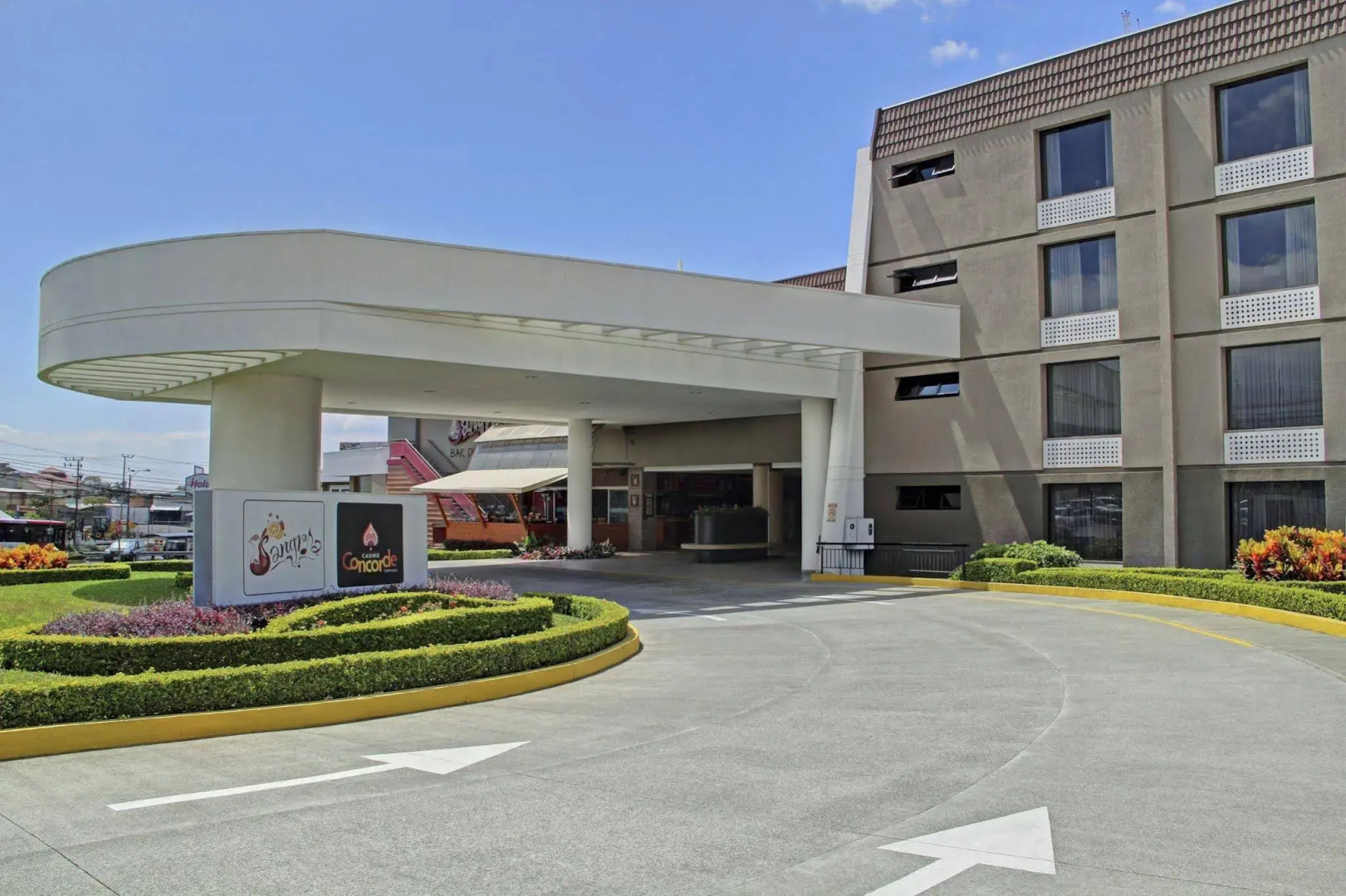 Irazu Hotel & Studios