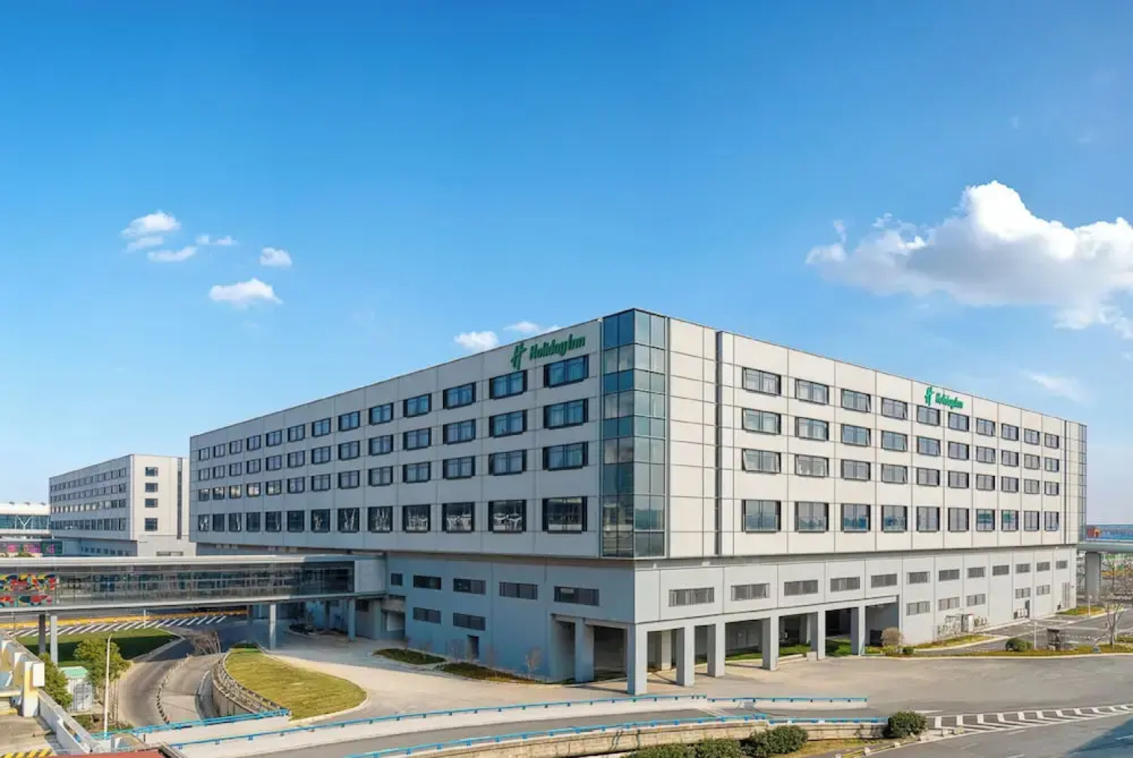 Holiday Inn Shanghai Pudong Airport by IHG