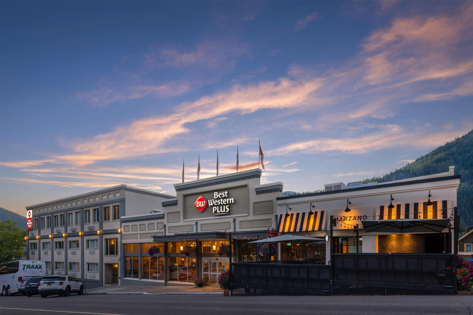 Best Western Plus Baker Street Inn