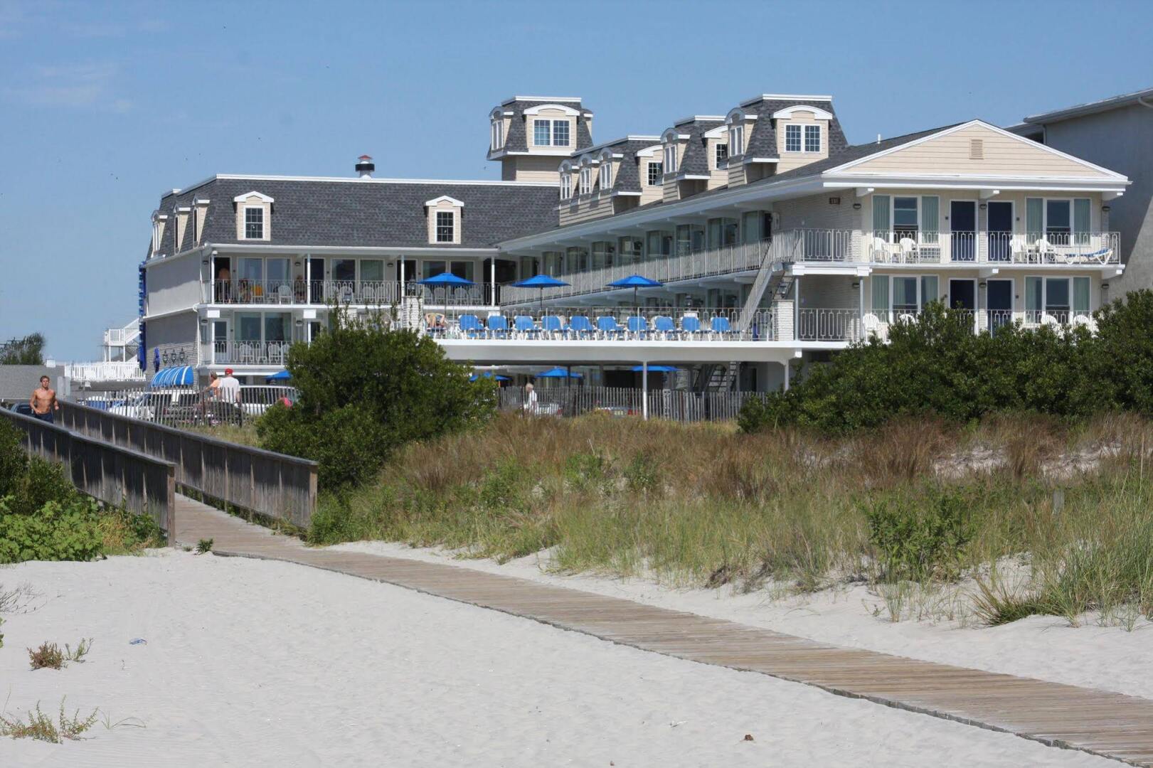 Fleur De Lis Beach Motel