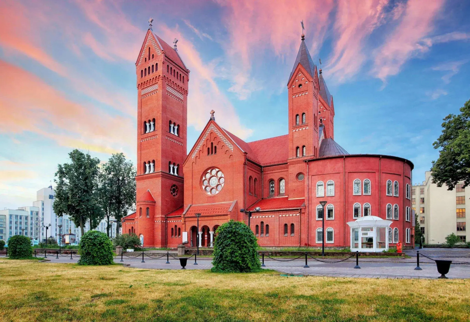 Апартаменты на проспекте Независимости 88