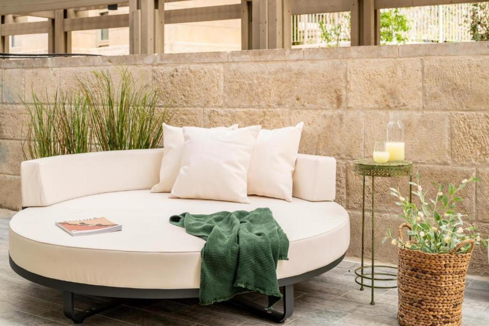 Mr. Agrippa - By TLV2GO