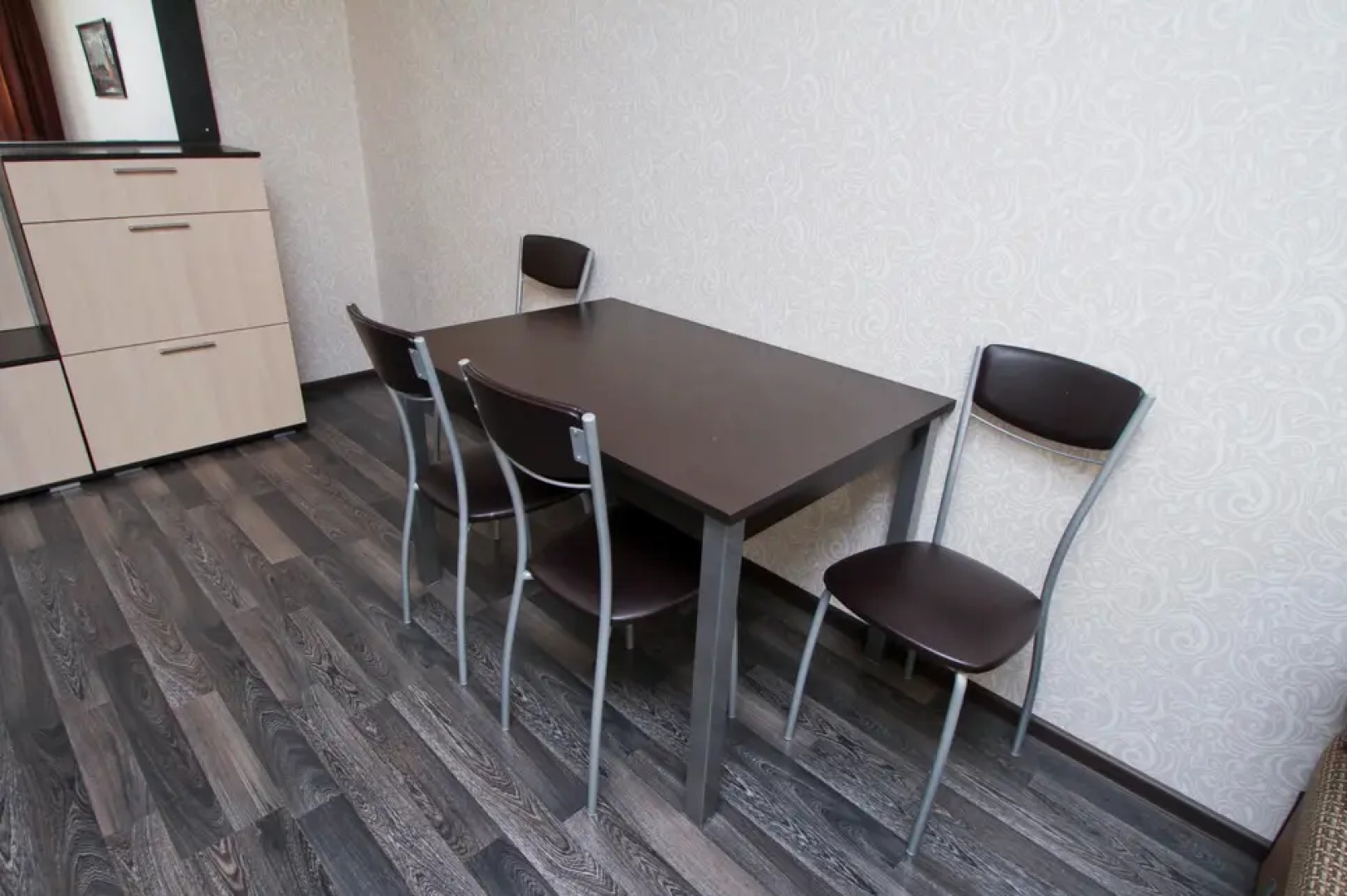 Сургутские квартиры на улице Александра Усольцева 26